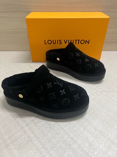 Louis Vuitton Aspen Platform Mules in black — 4