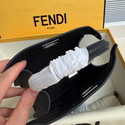 Fendi Peekaboo ISeeU bag (T) — 7