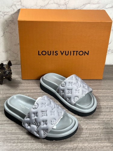Louis Vuitton Pool Pillow comfort mules