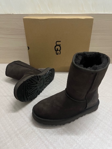 UGG Classic Short II boots