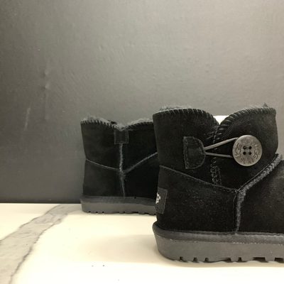 UGG Mini Bailey Button — 7