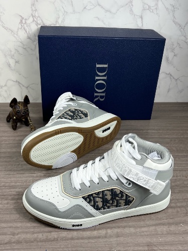 Dior B27 High Top sneakers in a gray and white