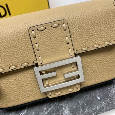 Fendi Selleria Baguette bag (T) — 3