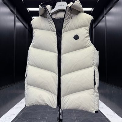 Moncler Guersac Hooded Diagonal-Quilted Down Gilet — 8