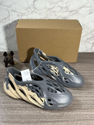 Adidas Yeezy Foam Runner MXT Moon Gray slip-on shoes