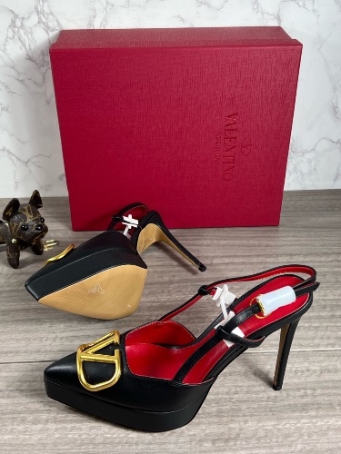 Valentino Garavani VLogo leather slingback platform pumps