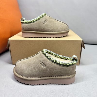 UGG Tazz (or UGG Tazz II) platform mule slipper — 6