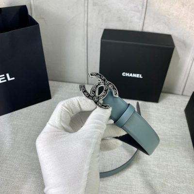 Chanel belt made from turquoise calfskin leather featuring a silver-tone CC logo buckle — 3