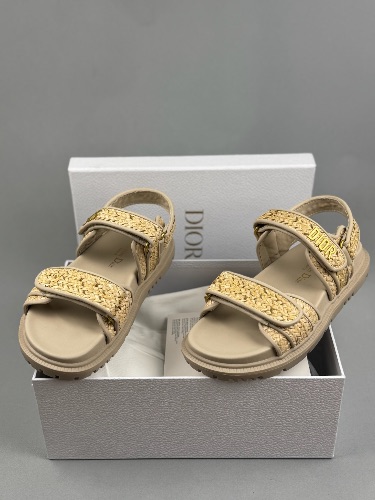 Dioract sandals in beige woven raffia