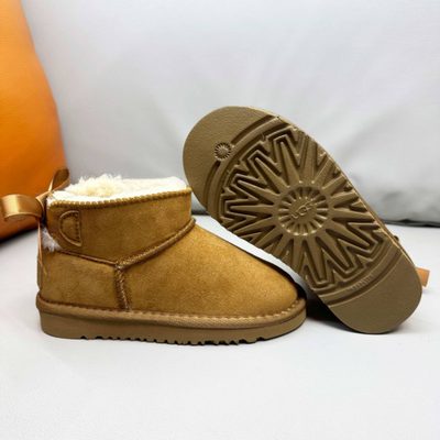 UGG short-shaft suede-style ankle boots — 4