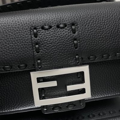 Fendi Baguette bag (T) — 4
