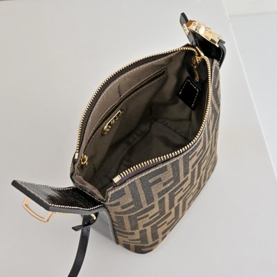 Fendi mini bag (T) — 9