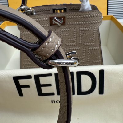 Fendi Peekaboo ISeeU bag (T) — 6