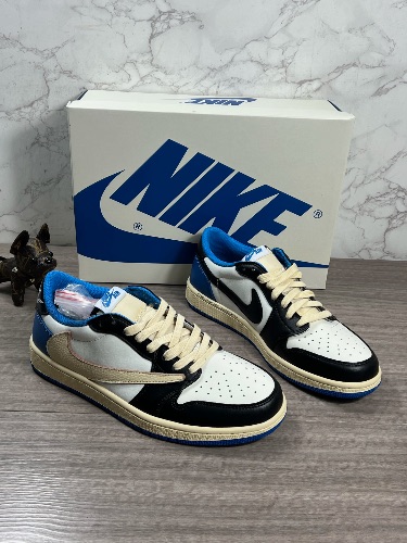 Jordan x Travis Scott x Fragment Air Jordan 1 Low sneakers.