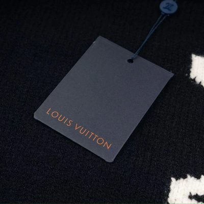 Louis Vuitton crewneck sweater — 8