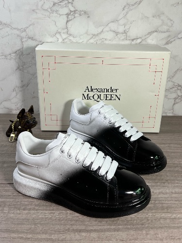 Alexander McQueen Oversized sneakers