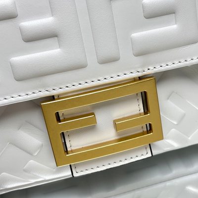 Fendi Baguette bag (T) — 3