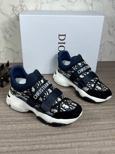 Dior D-Wander Sneakers in Deep Blue Oblique technical fabric — 4
