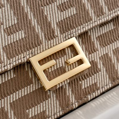 Fendi Baguette Wallet on Chain (T) — 3