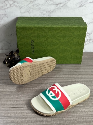 Gucci Ivory Rubber Interlocking G Slides — 4