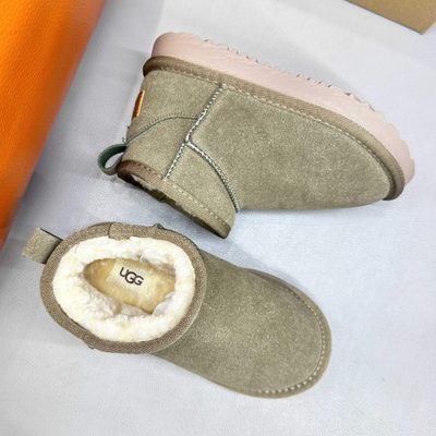 UGG Classic Ultra Mini Boots — 9