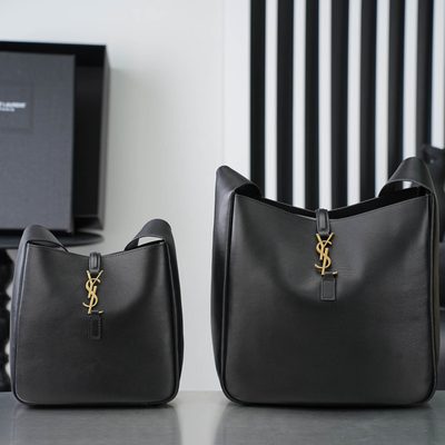 Saint Laurent Le 5 À 7 supple crossbody bag