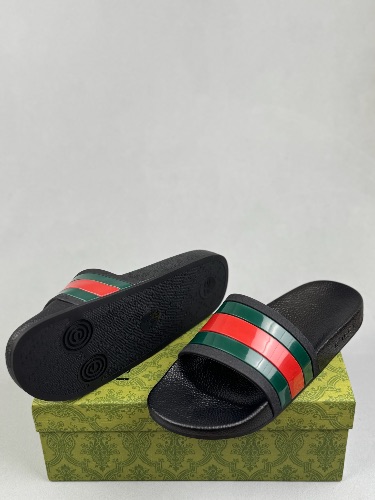 Gucci rubber slides