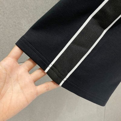 Moncler shorts — 9