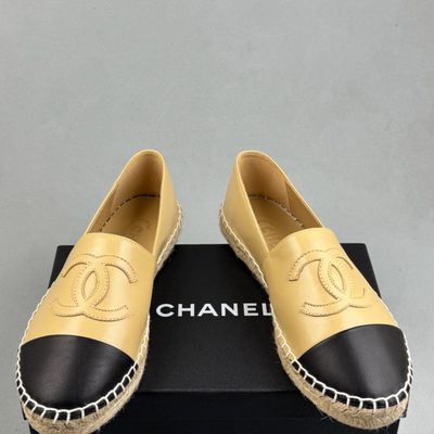 Chanel lambskin espadrilles in beige and black — 4