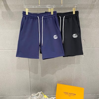 Gucci short — 10