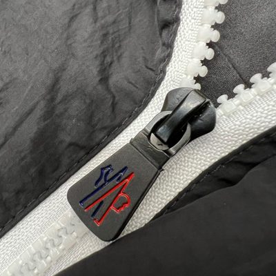 Moncler Nidge hooded jacket crafted from black technical nylon — 4