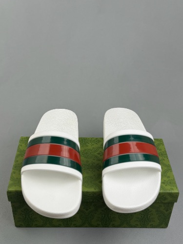 Gucci Pursuit white rubber slide sandals — 3