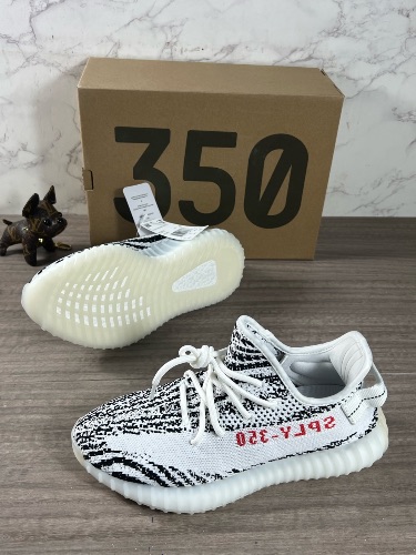 Adidas Yeezy Boost 350 V2 Zebra sneakers
