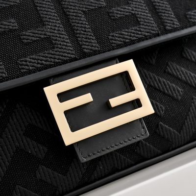 Fendi Baguette bag (T) — 3