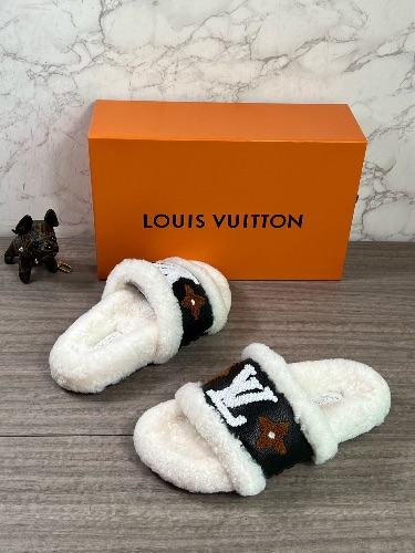 Louis Vuitton shearling-covered slippers — 4