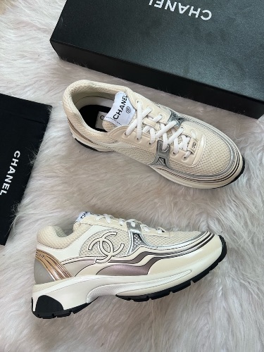 Chanel CC Runner sneakers