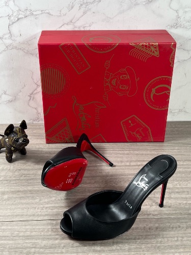 Christian Louboutin Me Dolly black patent leather mules
