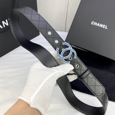 Chanel quilted black leather belt featuring a silver CC logo buckle — 3