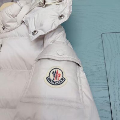 Moncler long-sleeved, quilted down puffer coat — 9