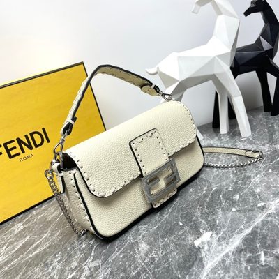 Fendi Selleria Baguette bag (T) — 3