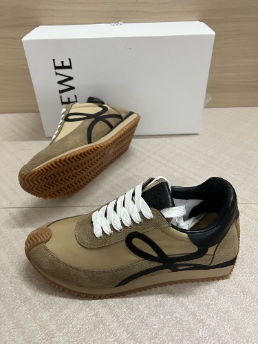 Loewe Flow Runner sneakers in beige suede and black leather