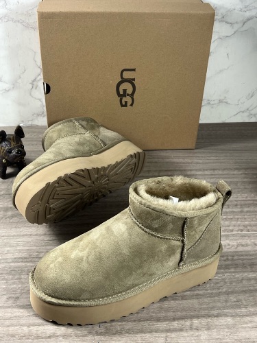 UGG Women's Classic Ultra Mini Platform boots