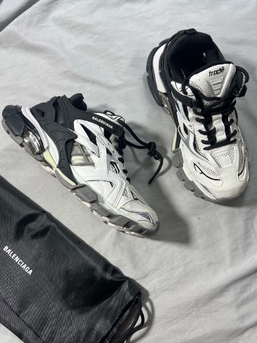 Balenciaga Track.2 trainers in black and white