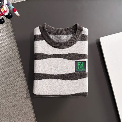 Fendi crewneck knit sweater — 8