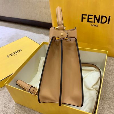 Fendi Peekaboo ISeeU handbag (T) — 8