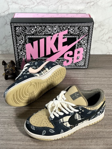 Nike x Travis Scott SB Dunk Low sneakers — 4