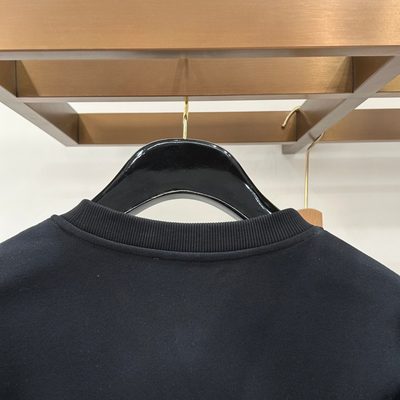 LV sweatshirt — 9