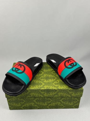 Gucci men's rubber sliders — 4