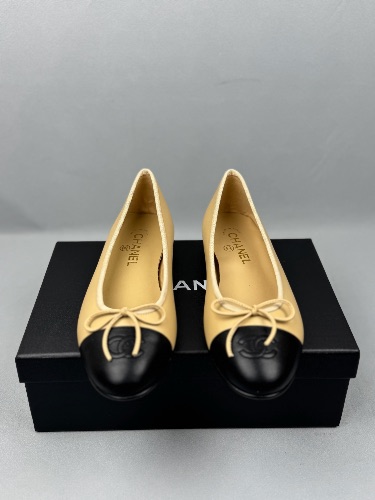 Chanel beige and black lambskin leather ballerina flats — 3