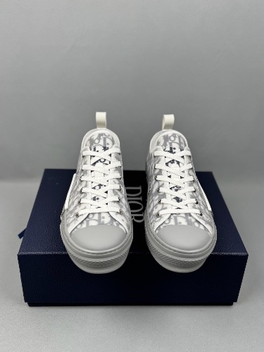 Dior B23 low-top sneakers in the Oblique canvas pattern — 3
